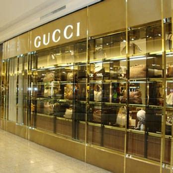 short hills mall gucci store.